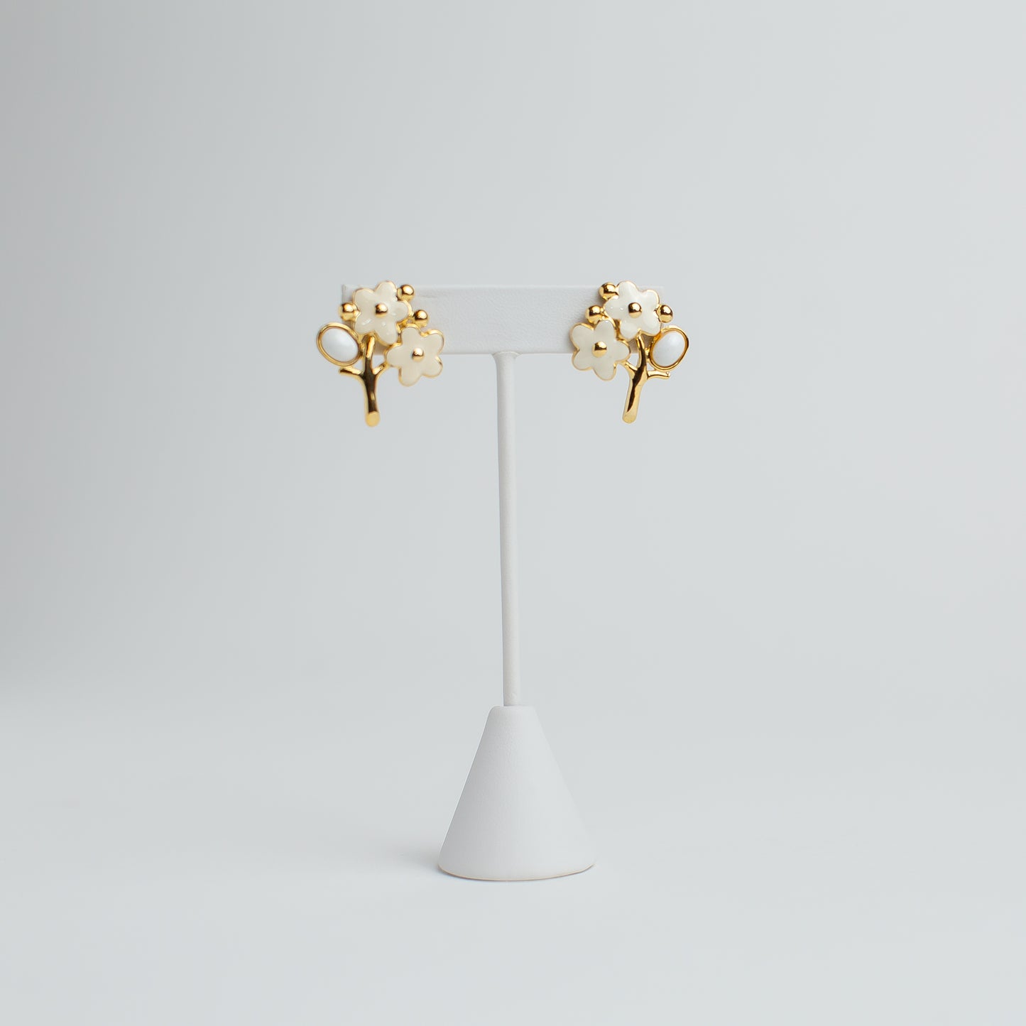 1980's Cream and Gold-Toned Enamel Floral Earrings