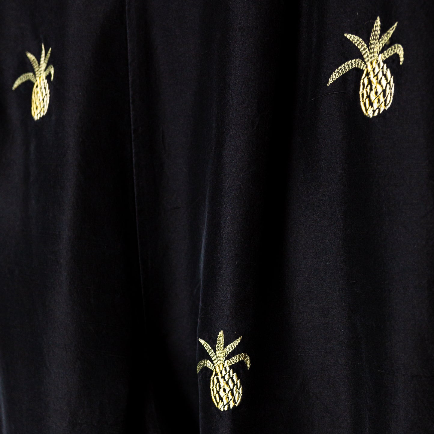 100% Silk Embroidered Pineapple Capris, Women's Size 10