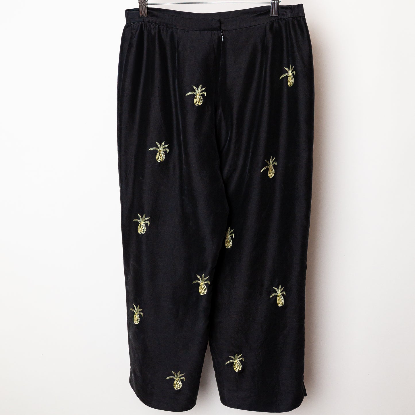 100% Silk Embroidered Pineapple Capris, Women's Size 10