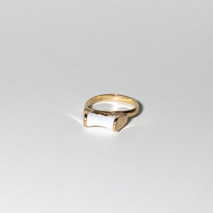 1978 Sarah Coventry Gold Tone Ring with White Lucite