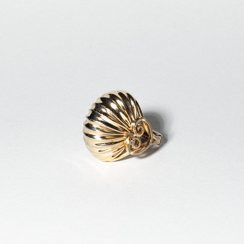 Gold Tone Shell Cocktail Ring, Size 4.5
